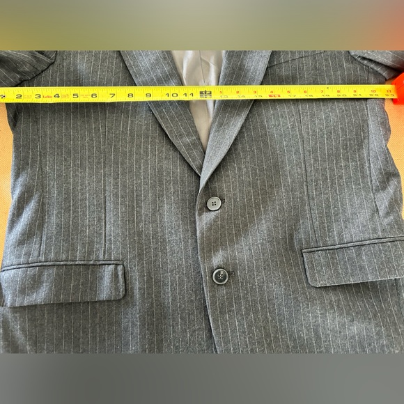 Blazer, 100% virgin Wool, Canadian made, Grey Pinstripe, - Picture 8 of 16